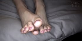 年龄推测25岁/干净的娃娃脸/完美苗条的身材/E罩杯/审美感很强/喜欢按摩，是这家店的常客 MTGG-002